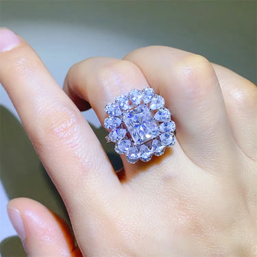 cb60c9ea-80a5-49d3-aeed-93bcf620a56a-Max